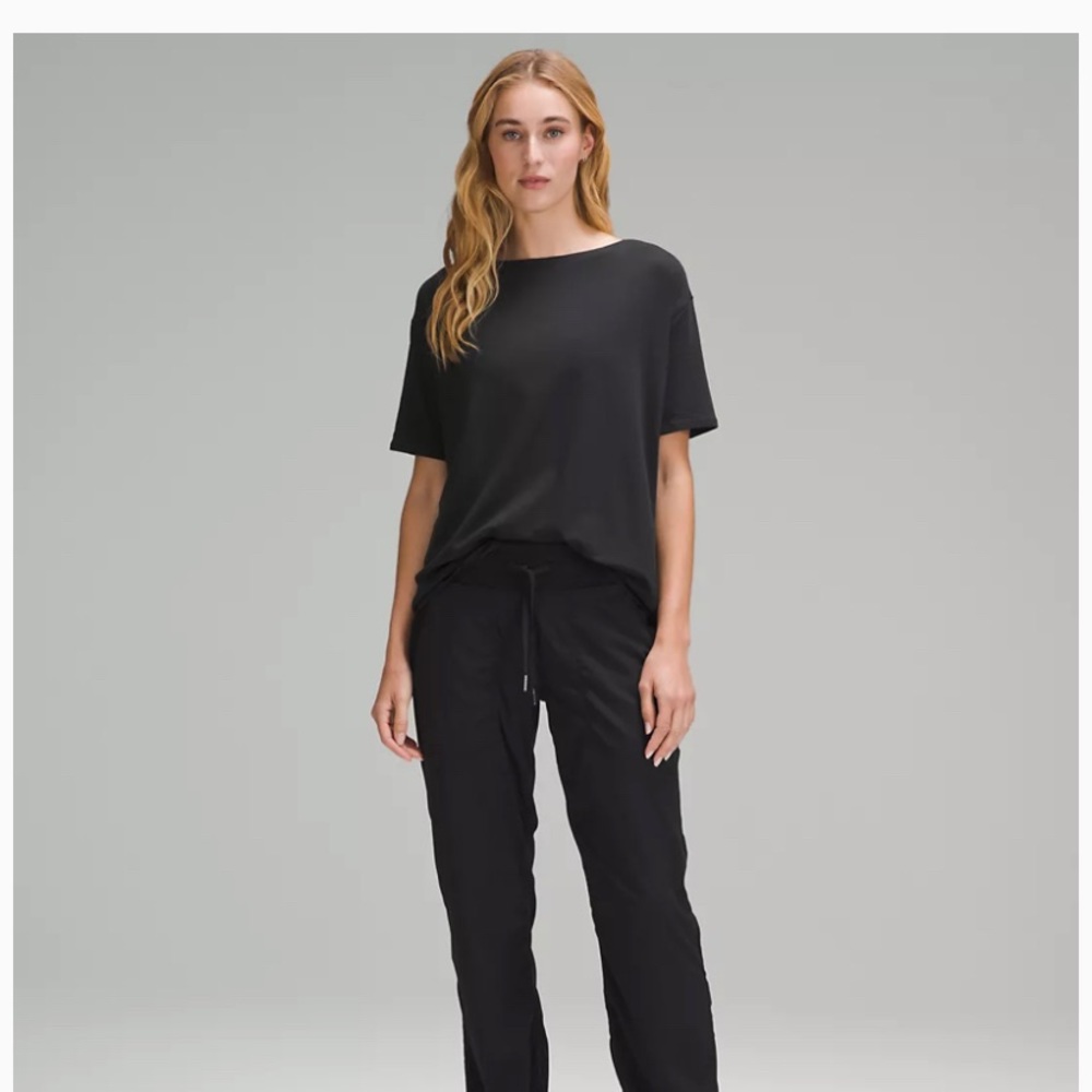 Lululemon back in action shirt